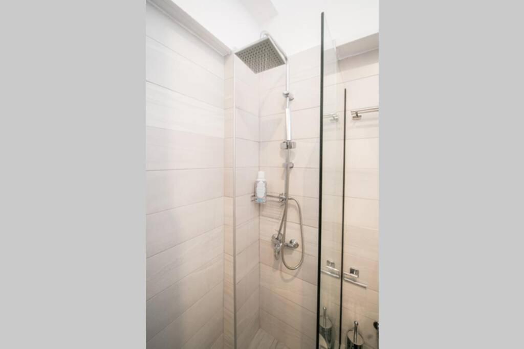 וולוס Belajo Central Apartment And Jacuzzi !! מראה חיצוני תמונה