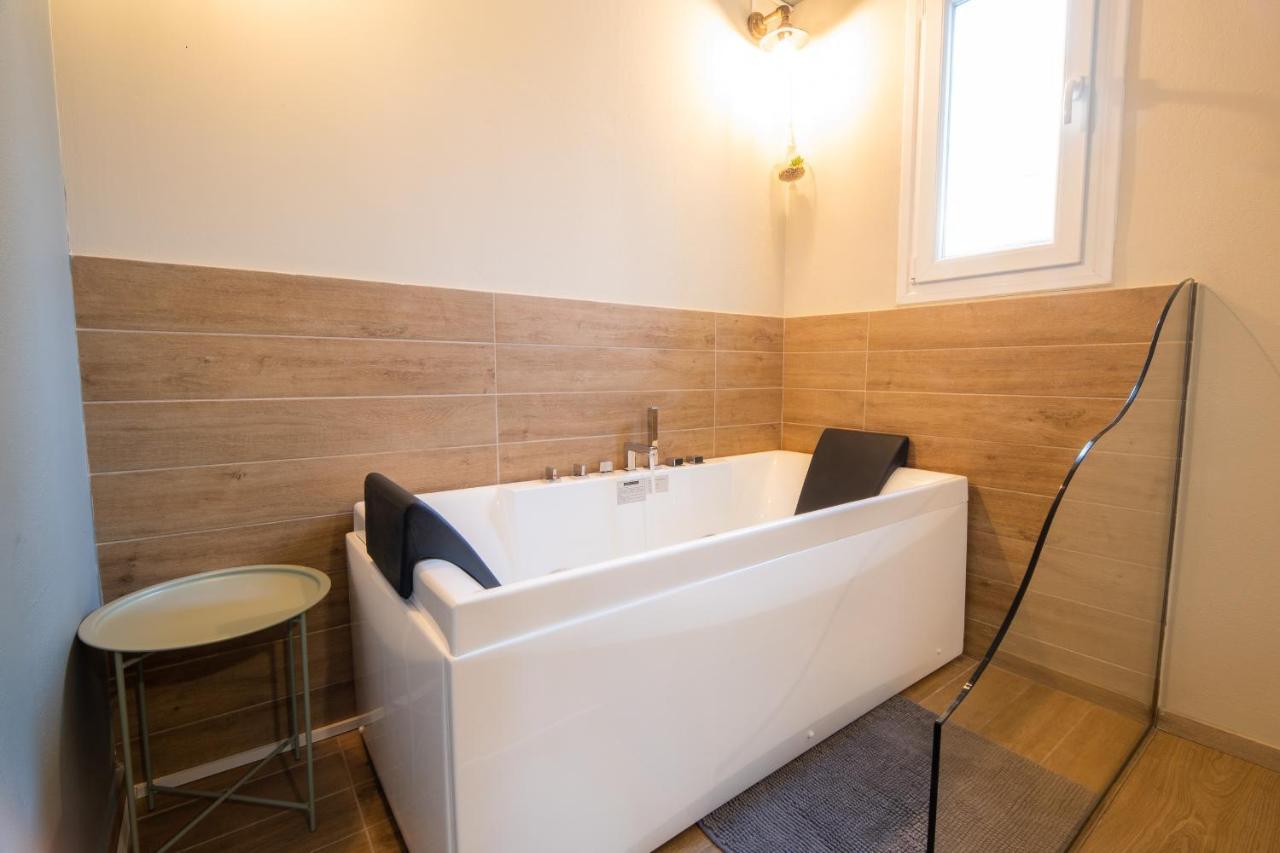 וולוס Belajo Central Apartment And Jacuzzi !! מראה חיצוני תמונה